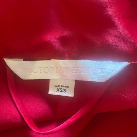 NWOT Victoria’s Secret satin red robe XS/S Offers welcome! - Picture 2 of 2